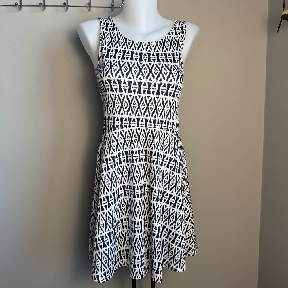 H&M Divided Geometric Print Fit Flare Dress Navy White Sleeveless Women's Size 6